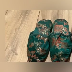 New Chinese GREEN Satin Brocade Embroidered Indoor Slippers